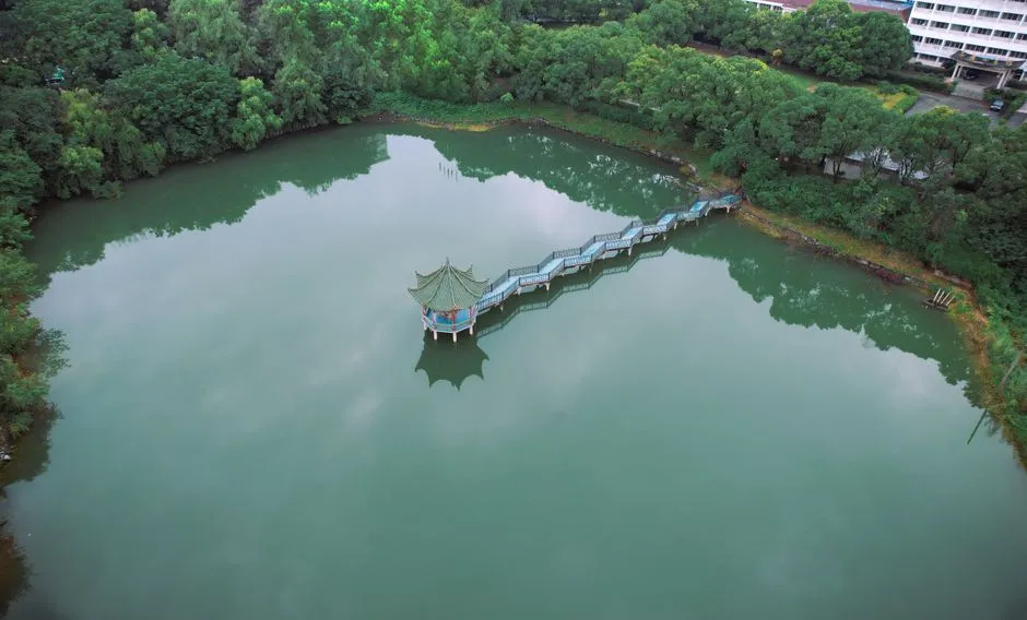 Bazi Bridge (Character Eight Bridge)