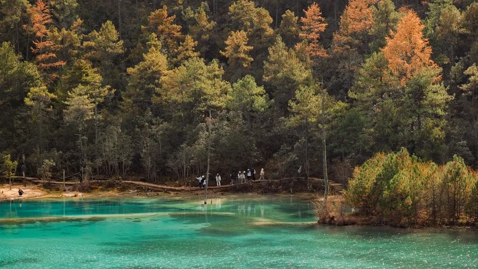 Blue Moon Valley (Baishui River)