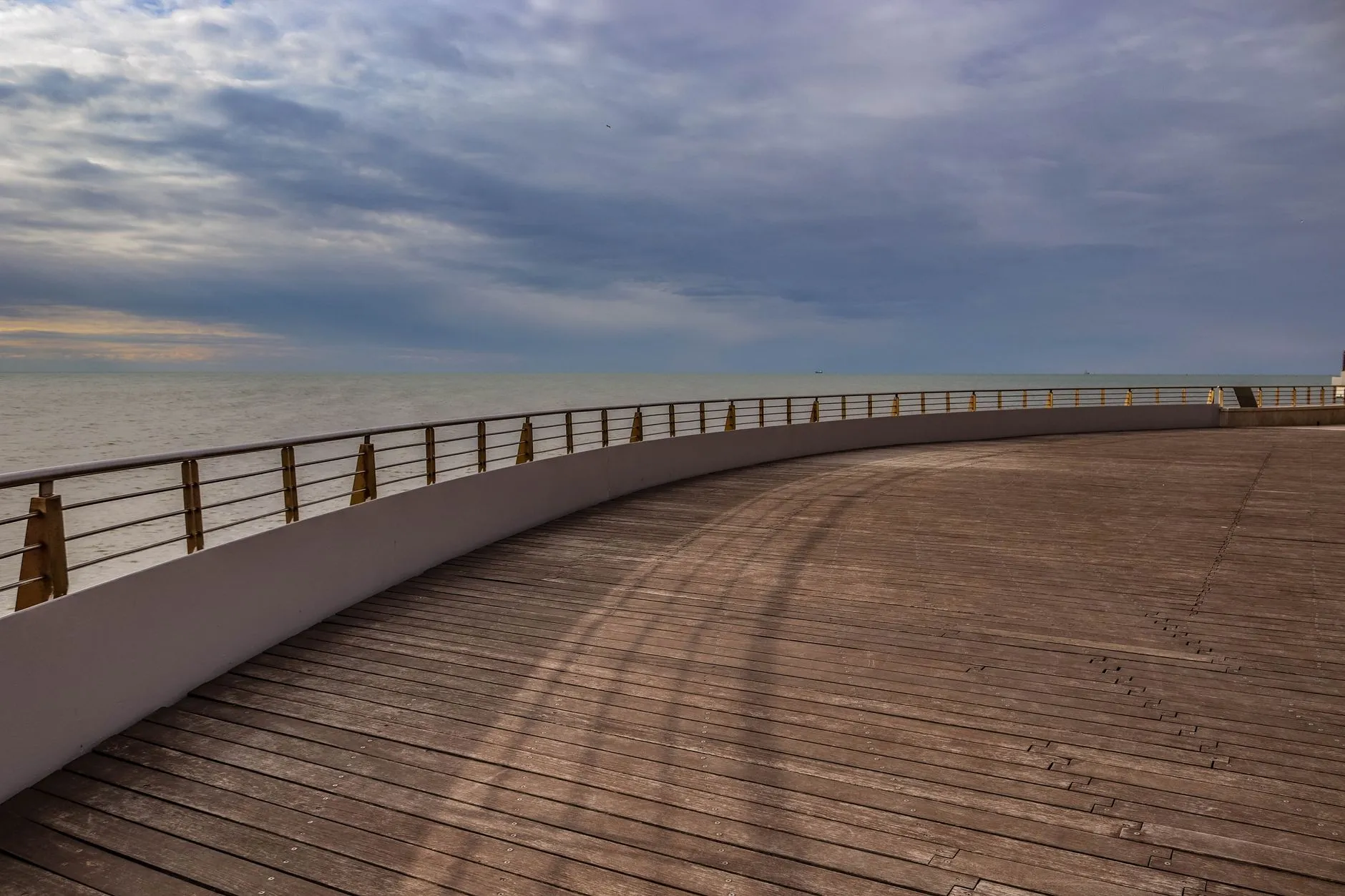 Bohai Academy Sea View Platform