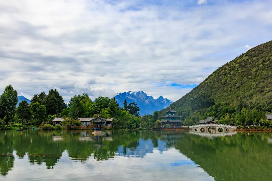 Dragon Pool Park (Longtan Park)