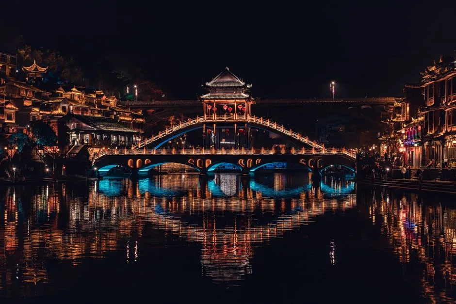 East Gate Tower (Hongqiao Tower)