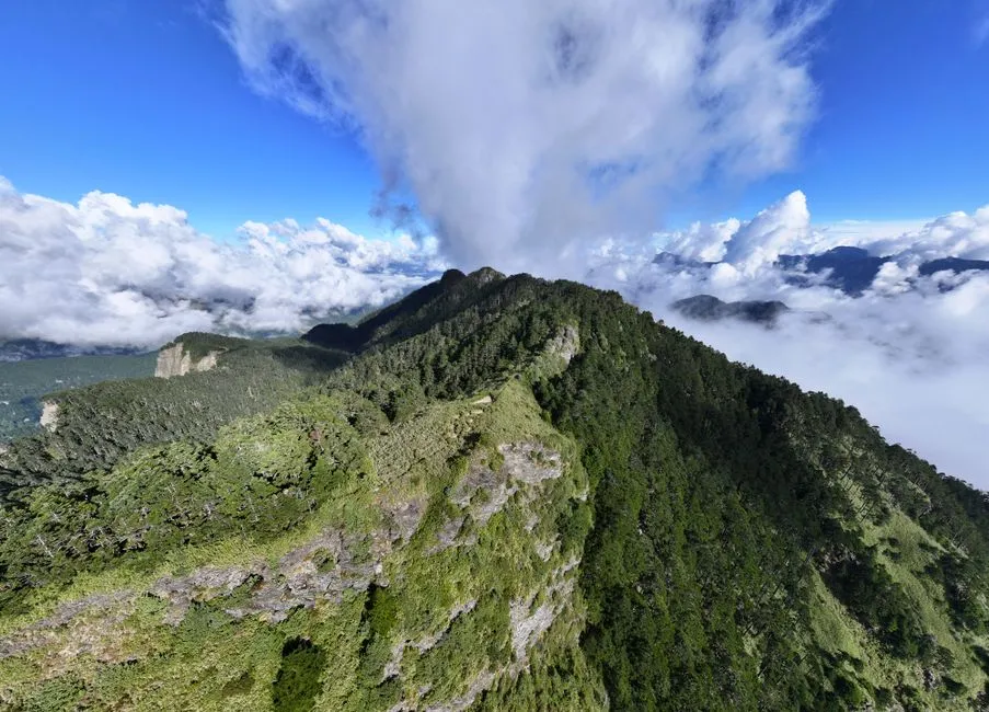Guigang Dongshan (East Mountain)