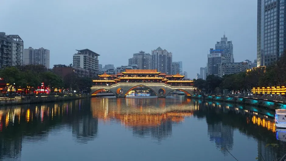 Nine-Eye Bridge Nightlife