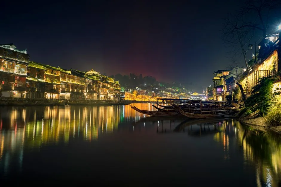 Tuojiang River Stilt Houses (Diaojiaolou)
