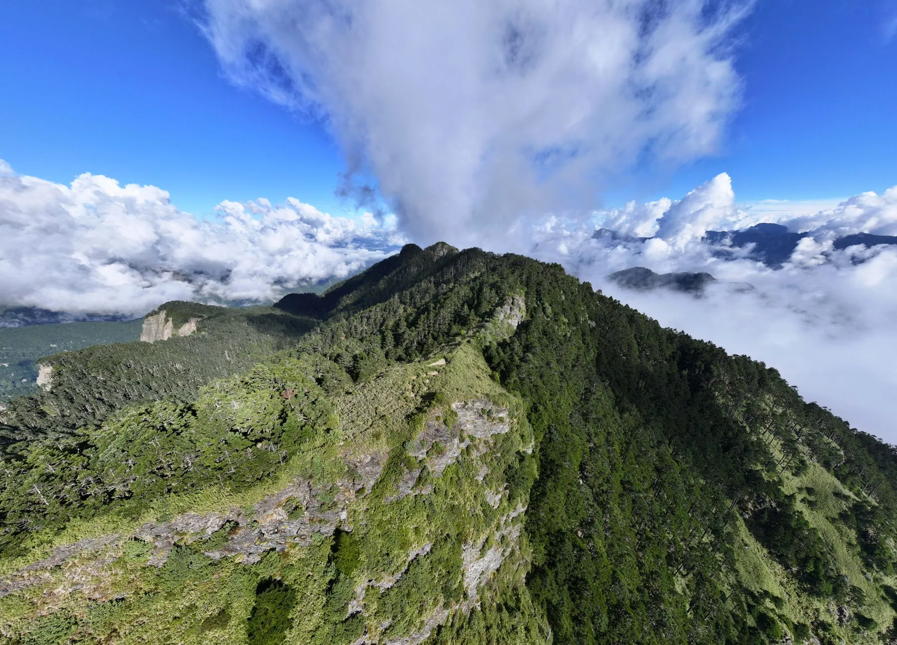 Wuzhishan Main Peak