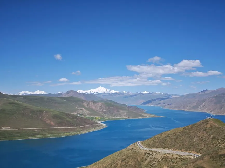 Yamdrok Lake
