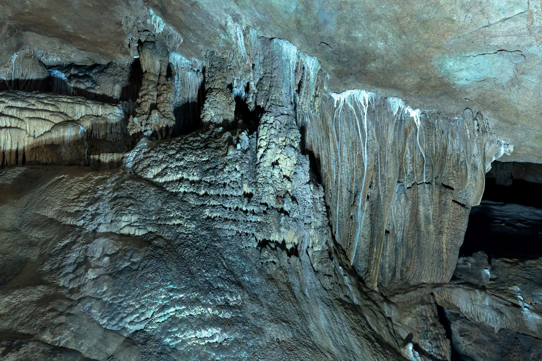 Yaolin Wonderland Karst Cave