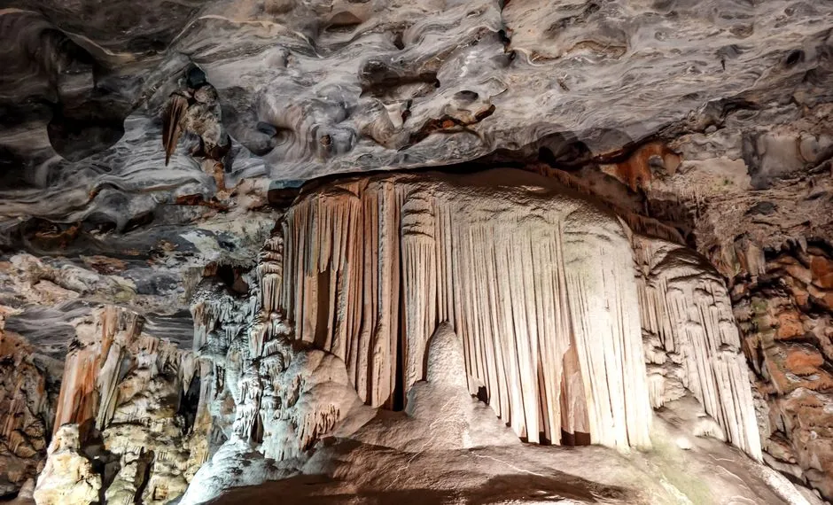 Yuhua Cave